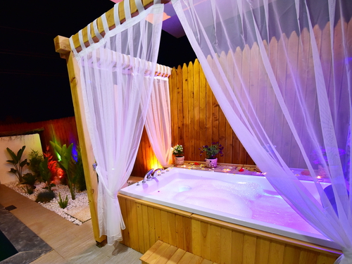  gece  -  Kasım
  | Kalkan Akbel'de Romantik Jakuzili Villa Tatili: Korunaklı Havuz ve Özel Anlar